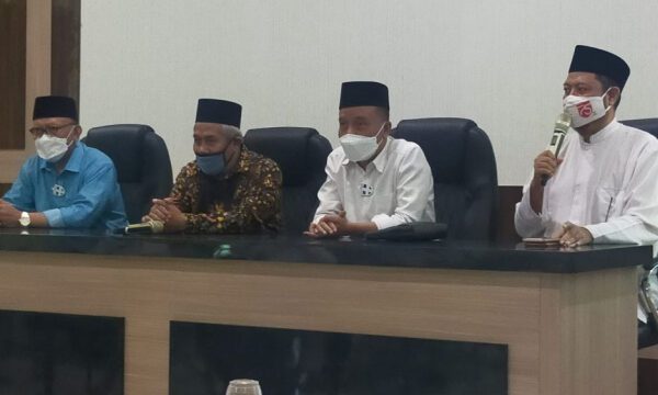 KH Hasyim Latif di Abadikan sebagai Hall PW LP Maarif NU Jawa Timur di Harlah ke 92